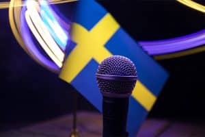 Een microfoon voor een Zweedse vlag