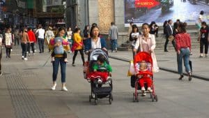 Chinese ouders met kinderen