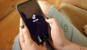 TikTok op smartphone